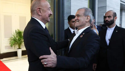 دیدار پزشکیان و علی‌اف در حاشیه اجلاس شانگهای