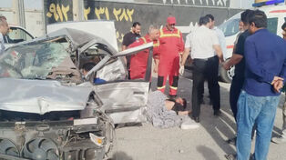 حادثه رانندگی در محدوده پل توحید تهران؛ برخورد پژو ۲۰۶ با عابر پیاده