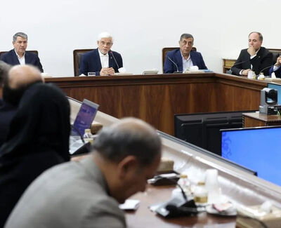 هشدار عارف درباره جنگ اقتصادی؛ دشمن را در این جبهه هم شکست می‌دهیم