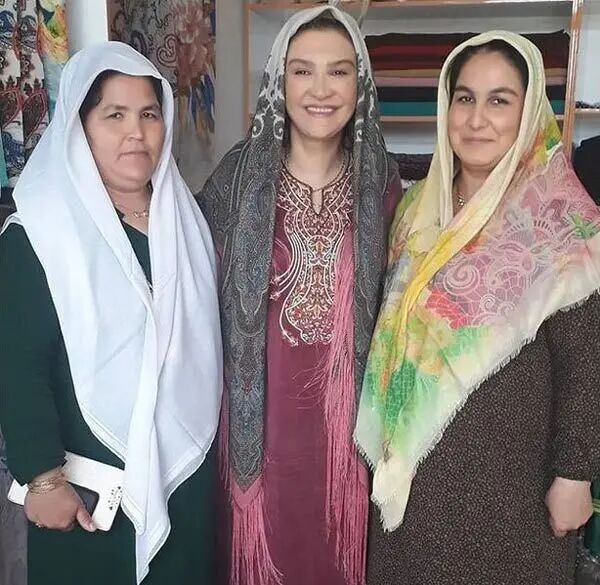 بیوگرافی مینا نوروزی