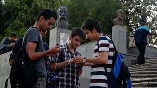 بررسی روانشناختی تفاوت‌های هویتی نسل زد و آلفا در عصر دیجیتال