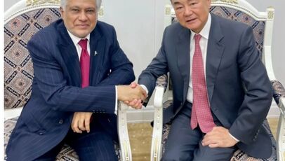 حمایت پکن از نقش میانجی‌گرانه اسلام‌آباد در پرونده ایران / رایزنی وانگ یی و اسحاق دار در قرقیزستان