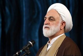 در کنار مجاهدت مردم در حمایت از رزمندگان همه کارگزاران را مکلف به حمایت دولت هستیم