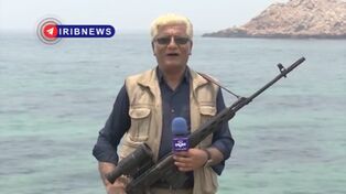 فیلم/ خبرنگاری که در تنگه هرمز سلاح به دست گرفت: آمادگی کامل برای دفاع از ایران