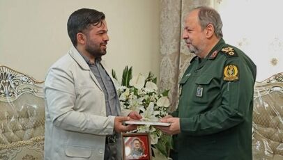 تجلیل سرپرست وزارت دفاع از خانواده شهید بابائیان؛ ایثار شهدا پشتوانه اقتدار ایران است