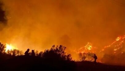 شعله‌های آتش به نزدیکی رنو رسید؛ هزاران آمریکایی آواره شدند