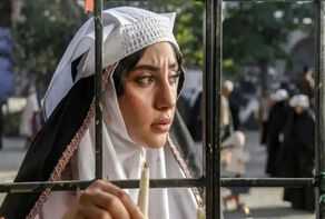 تصویر ترلان پروانه بازیگر بامداد خمار در حال سوارکاری