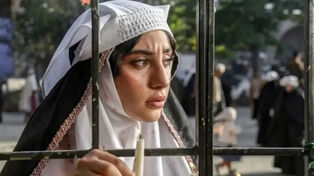 تصویر ترلان پروانه بازیگر بامداد خمار در حال سوارکاری