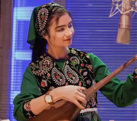 دلیل بسته شدن صفحه اینستاگرام ستایش صادق‌زاده، خواننده نوجوان کرمانجی چه بود؟