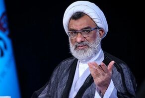 اکبر عبدی برای نقش‌هایش مطالعه و تمرین می‌کرد