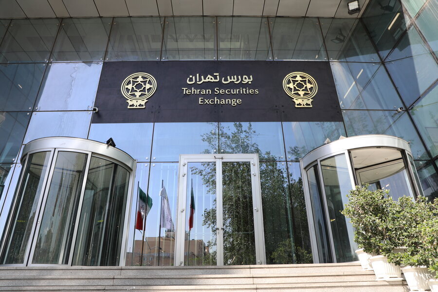 رشد بورس پس از عبور از ۷ میلیون؛ احتمال افزایش عرضه در معاملات فردا