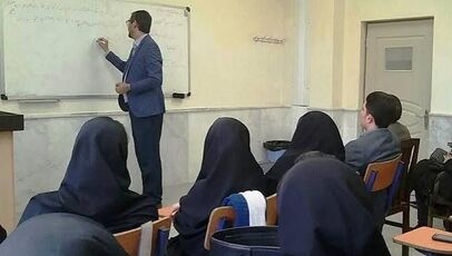 ۳۲۰ استاد دانشگاه فرهنگیان بیش از یک سال بدون حقوق؛ اعتراض‌ها ادامه دارد