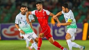 پرسپولیس با شکست ذوب‌آهن به یک قدمی صدر رسید
